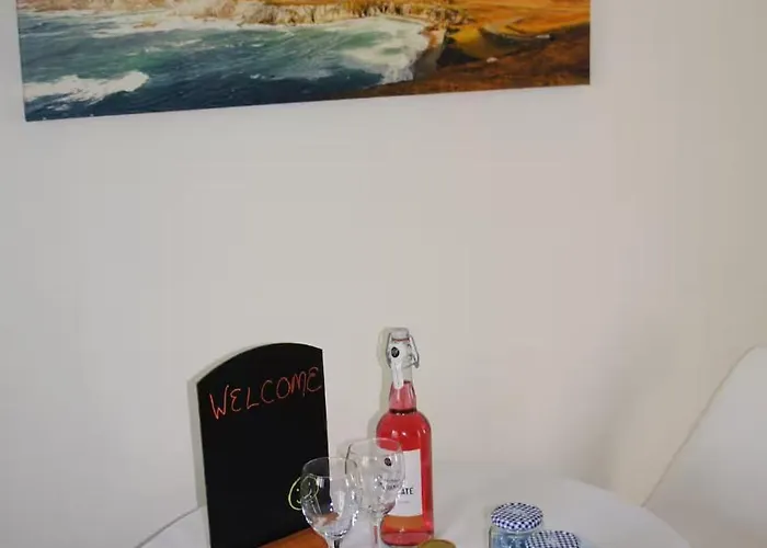 Riverbank Apartman Westport