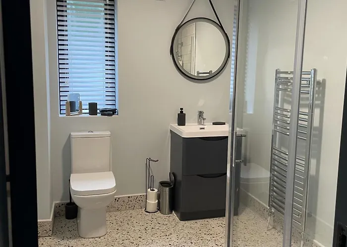 Riverbank * Westport