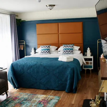 Apartment Riverbank Westport