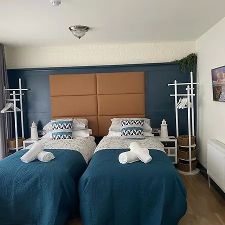 Riverbank Apartment Westport