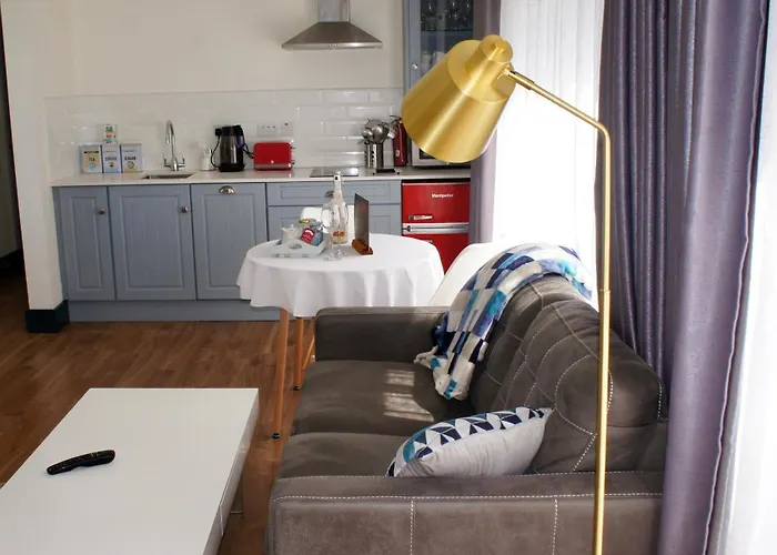 Riverbank * Westport